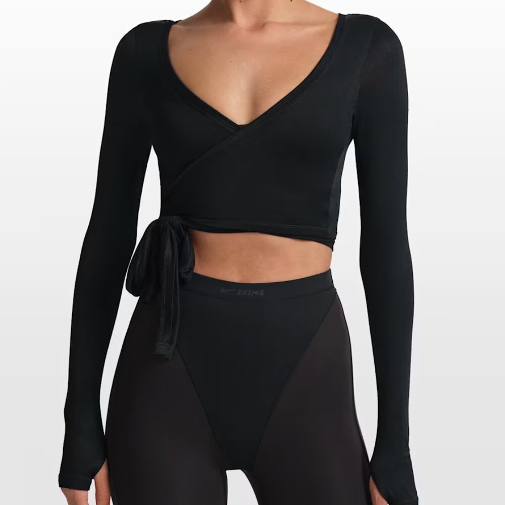 NikeSKIMS Stretch Knit Women's Long-Sleeve Wrap Top S Black
